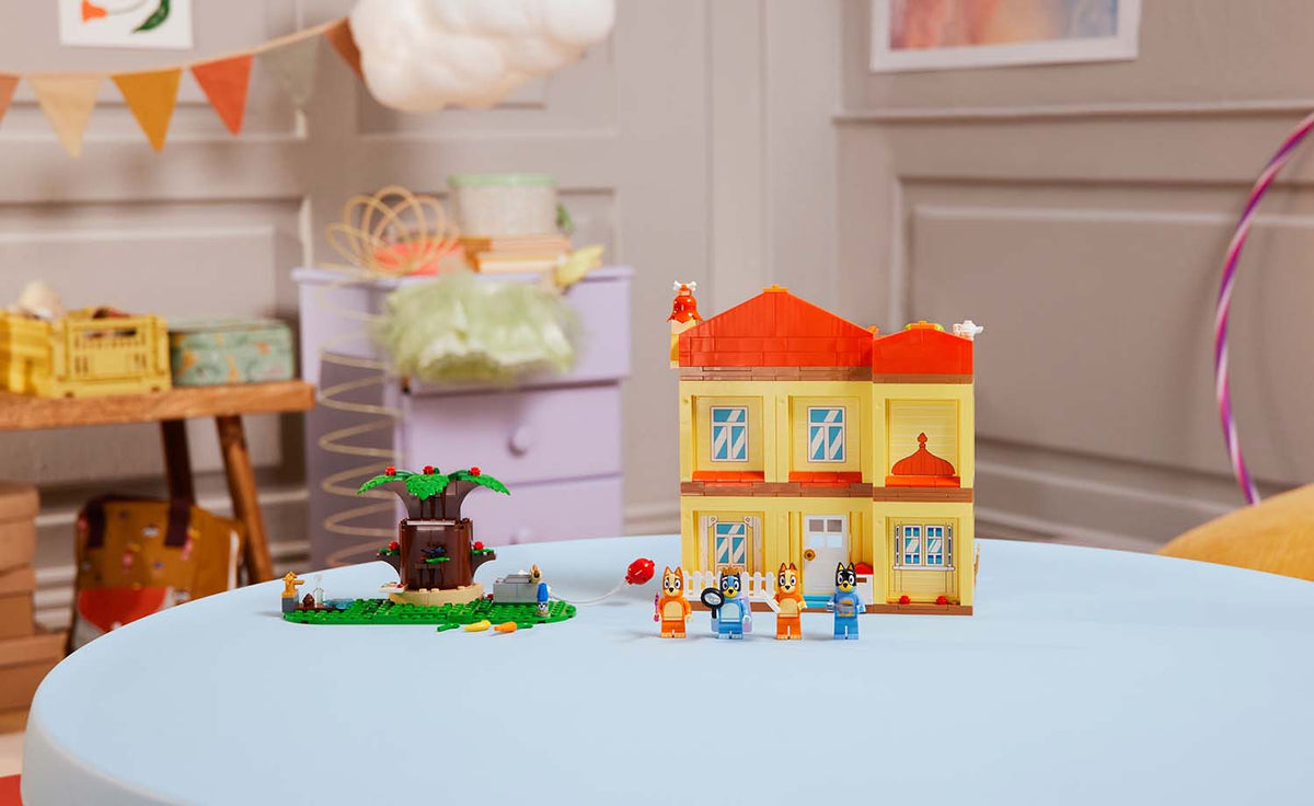 11203 | LEGO® Bluey's Family House