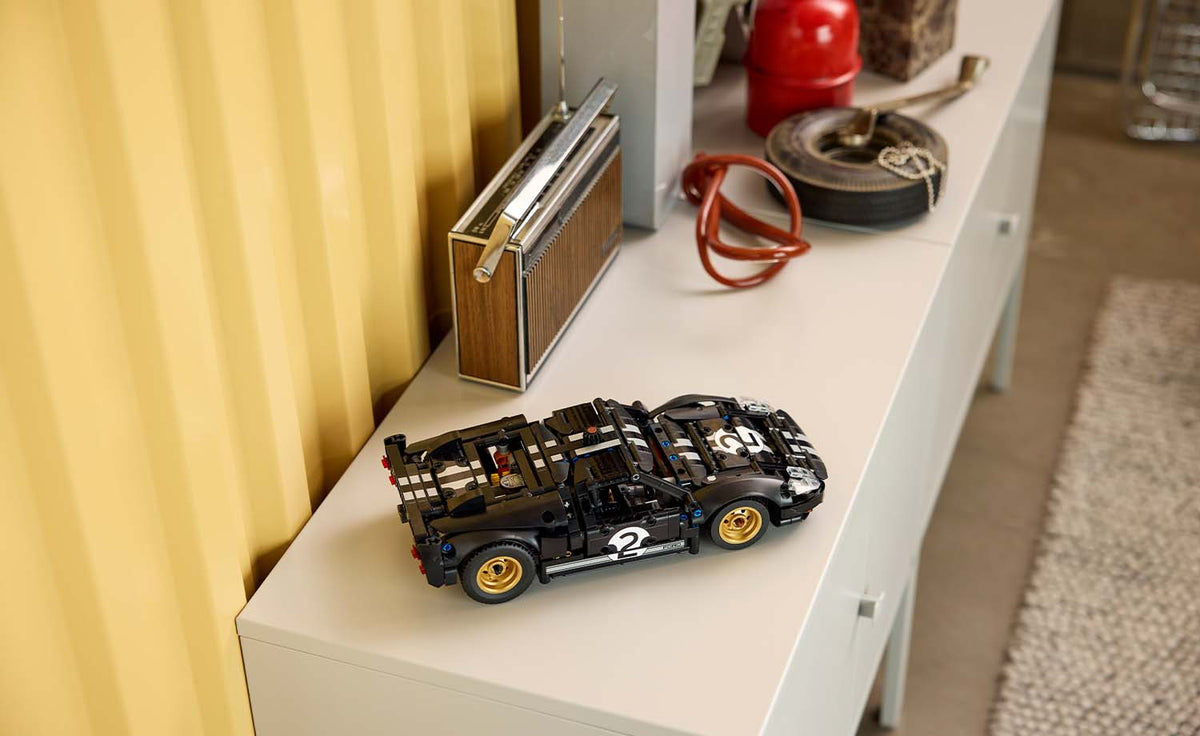 42223 | LEGO® Technic 1966 Ford GT40 MKII Race Car