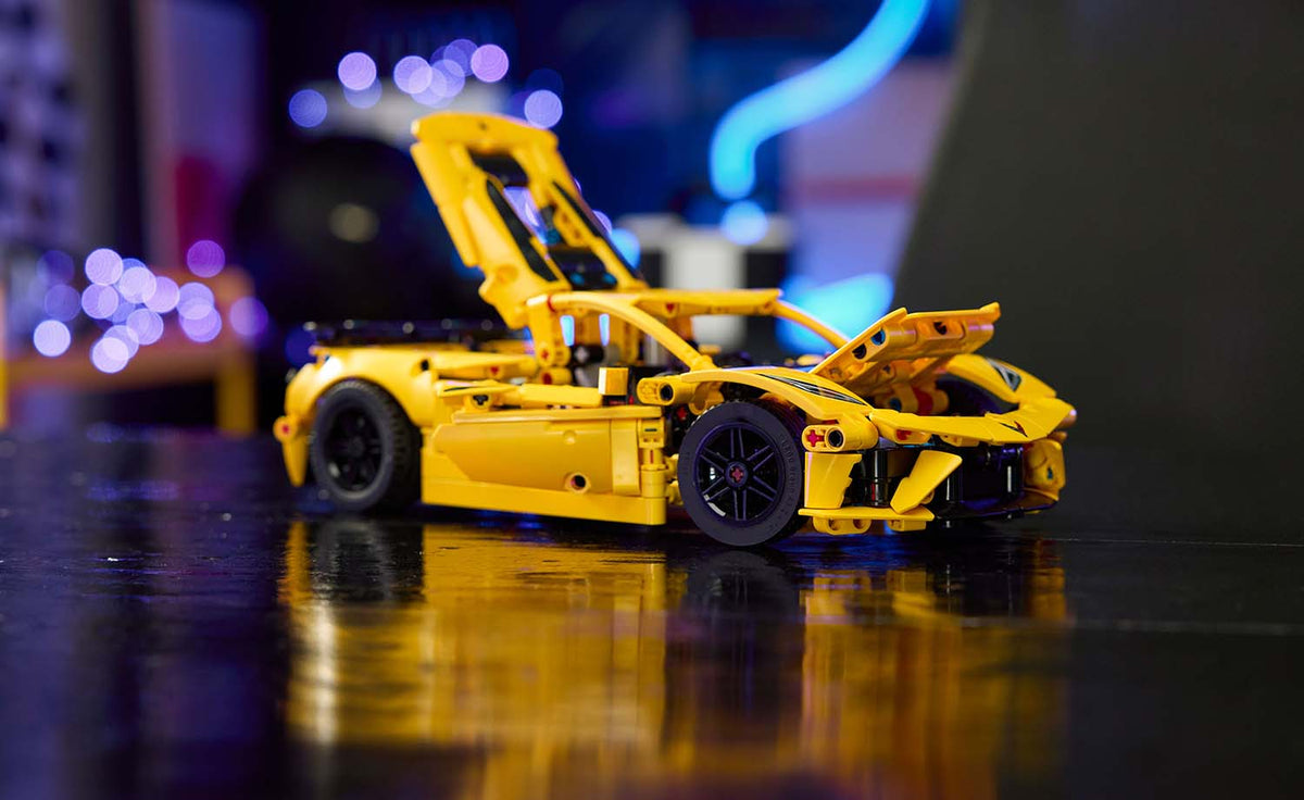 42205 | LEGO® Technic Chevrolet Corvette Stingray