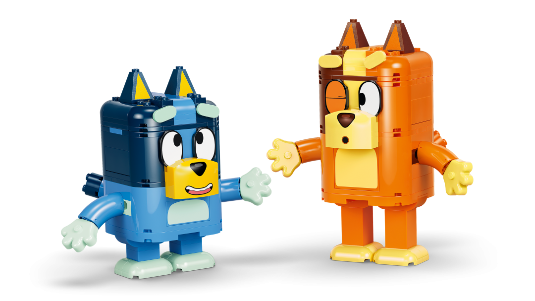 11217 | LEGO® Bluey Brick-Built Bluey Family