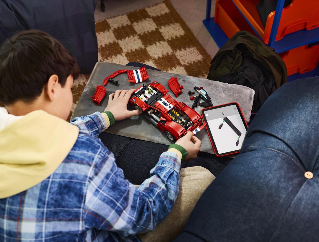 42235 | LEGO® Technic Ferrari 488 PISTA Car