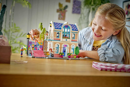 42687 | LEGO® Friends Liann's Family House