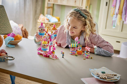 42700 | LEGO® Friends Candy & Cupcake Ferris Wheel