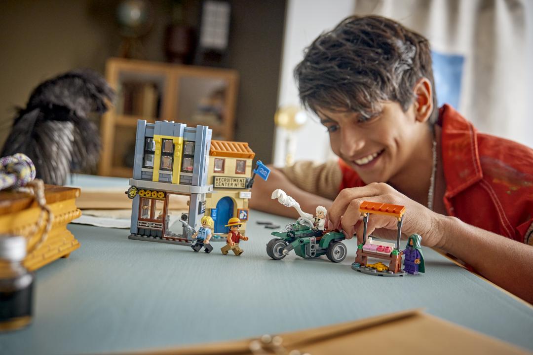 75642 | LEGO® One Piece Showdown with Captain Smoker