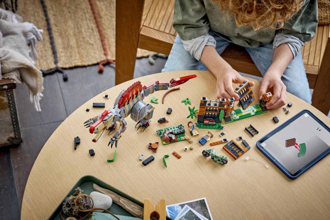 77982 | LEGO® Jurassic World™ Spinosaurus Dinosaur Escape