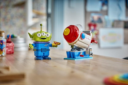 43307 | LEGO® Disney™ Alien with Pizza Planet Rocket Ride