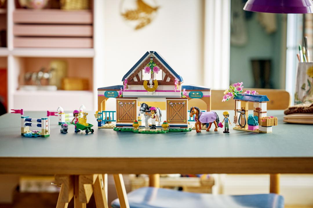 42688 | LEGO® Friends Horse Stable and Riding Academy
