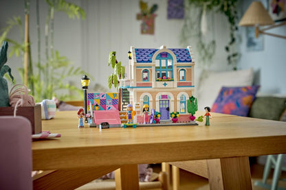 42687 | LEGO® Friends Liann's Family House