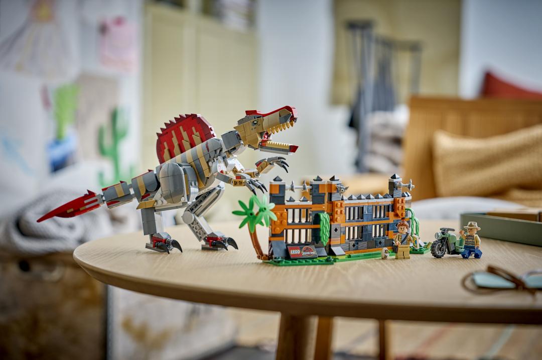 77982 | LEGO® Jurassic World™ Spinosaurus Dinosaur Escape