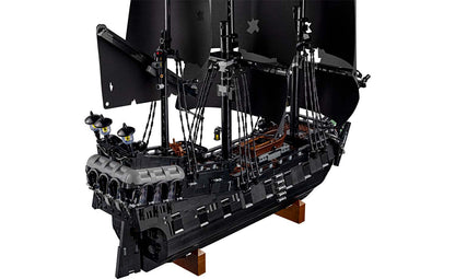10365 | LEGO® ICONS™ Captain Jack Sparrow's Pirate Ship