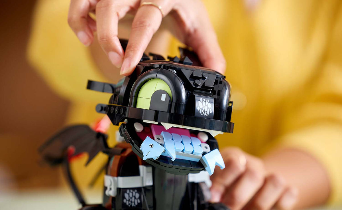 10375 | LEGO® ICONS™ How to Train Your Dragon: Toothless