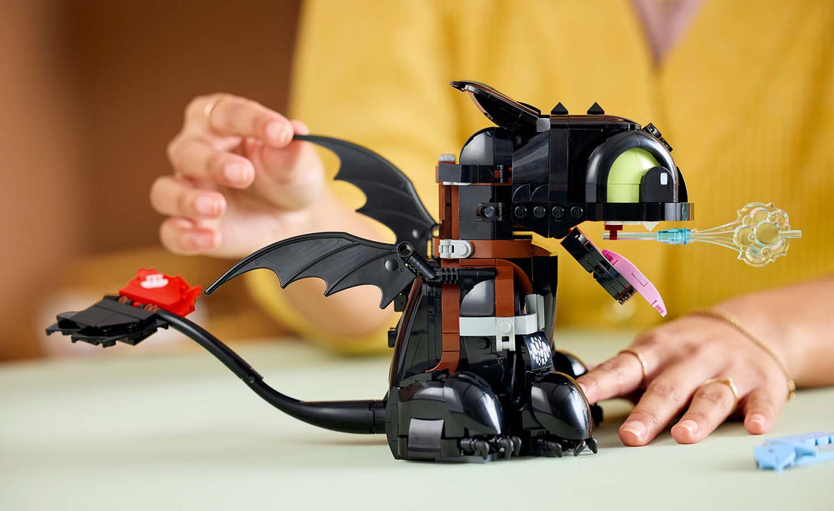 10375 | LEGO® ICONS™ How to Train Your Dragon: Toothless
