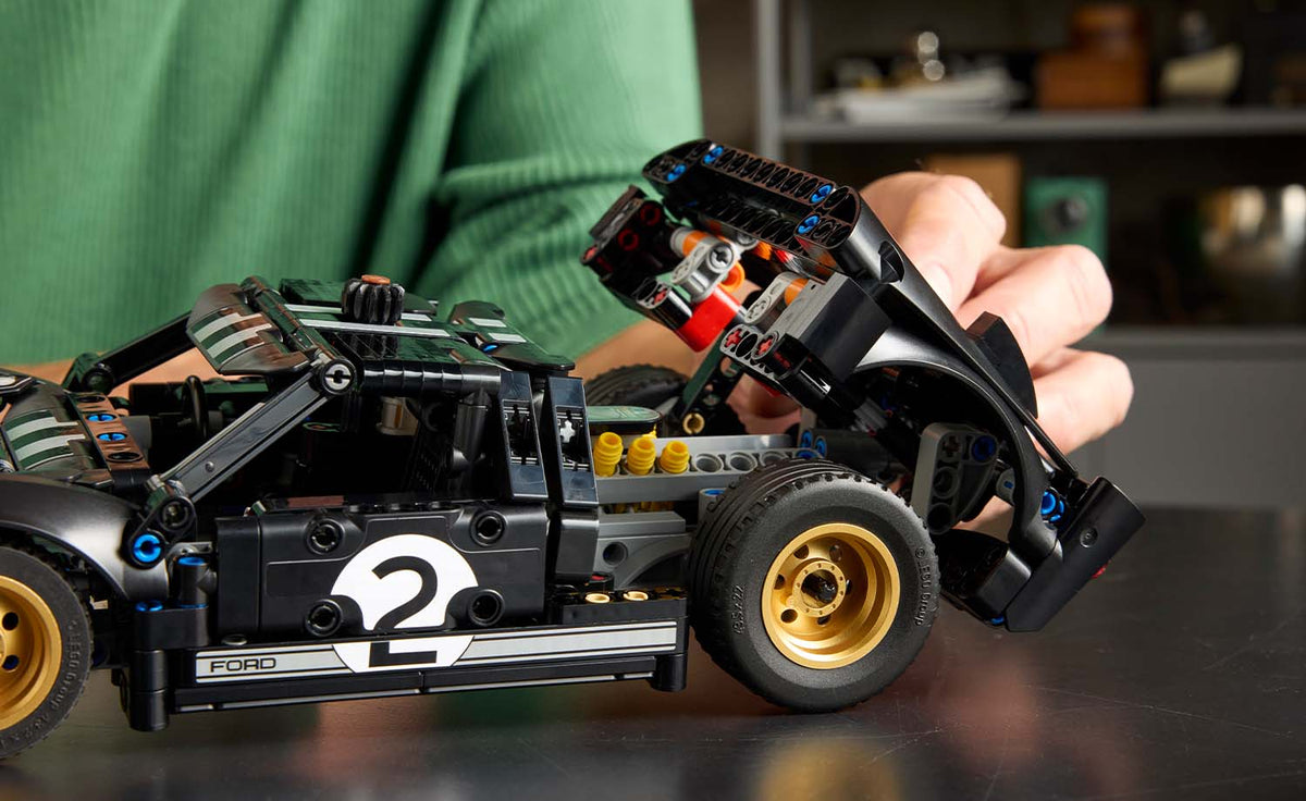 42223 | LEGO® Technic 1966 Ford GT40 MKII Race Car