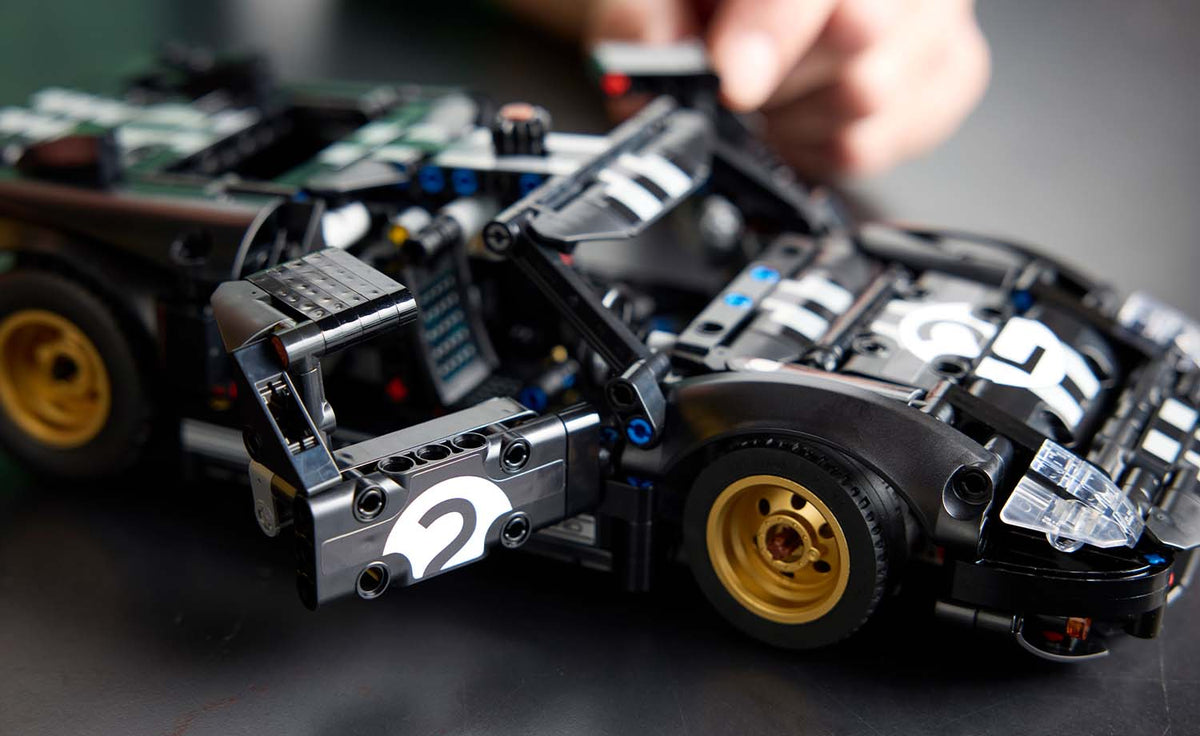 42223 | LEGO® Technic 1966 Ford GT40 MKII Race Car